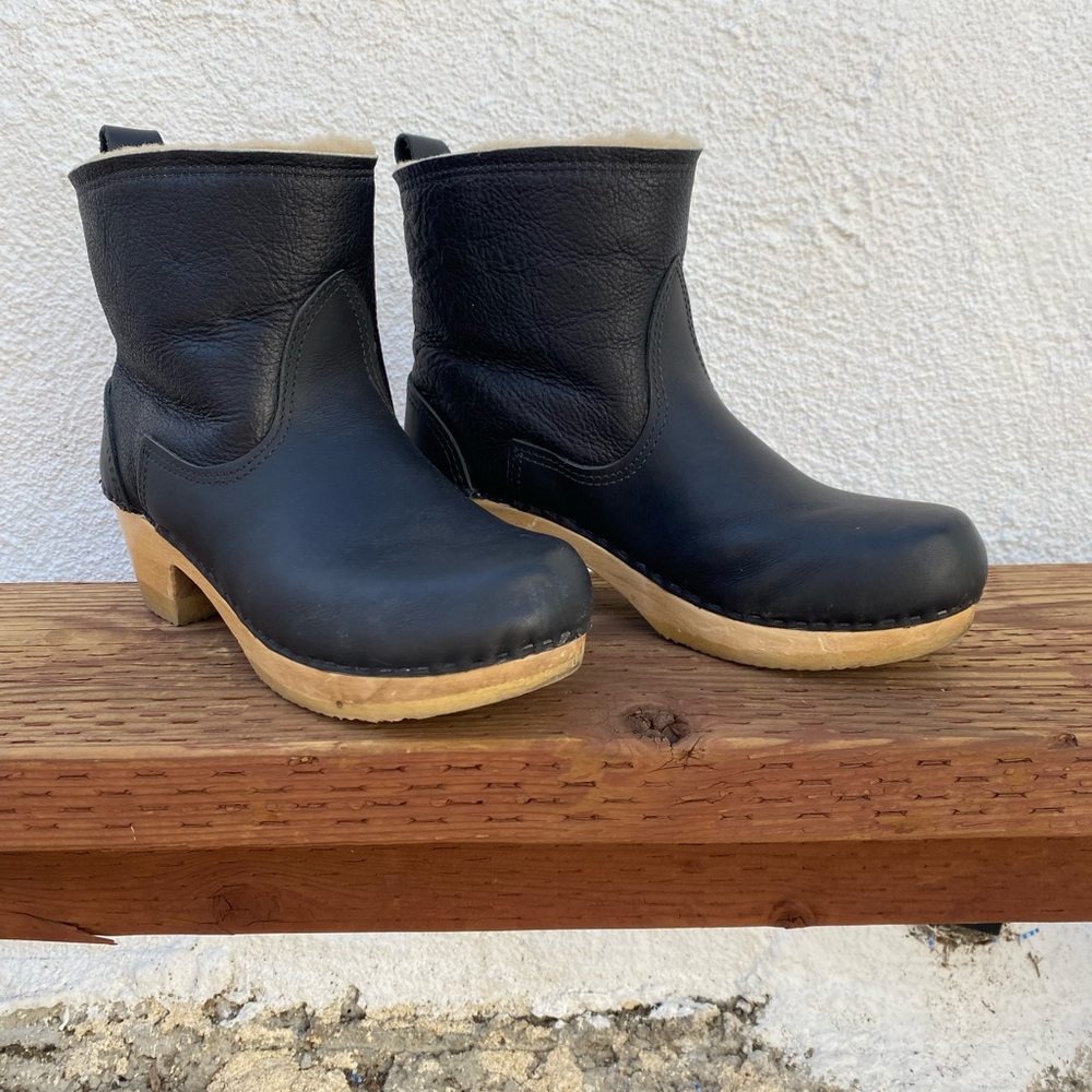 No.6 5" Pull On Shearling Clog Boot on Mid Heel in Ink Aviator